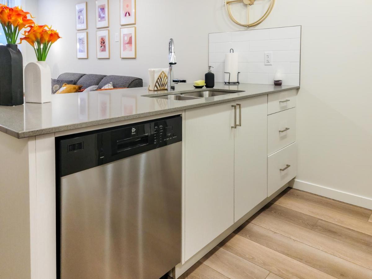 Globalstay New Apartments In Cranbrook Free Street Parking YYC 외부 사진