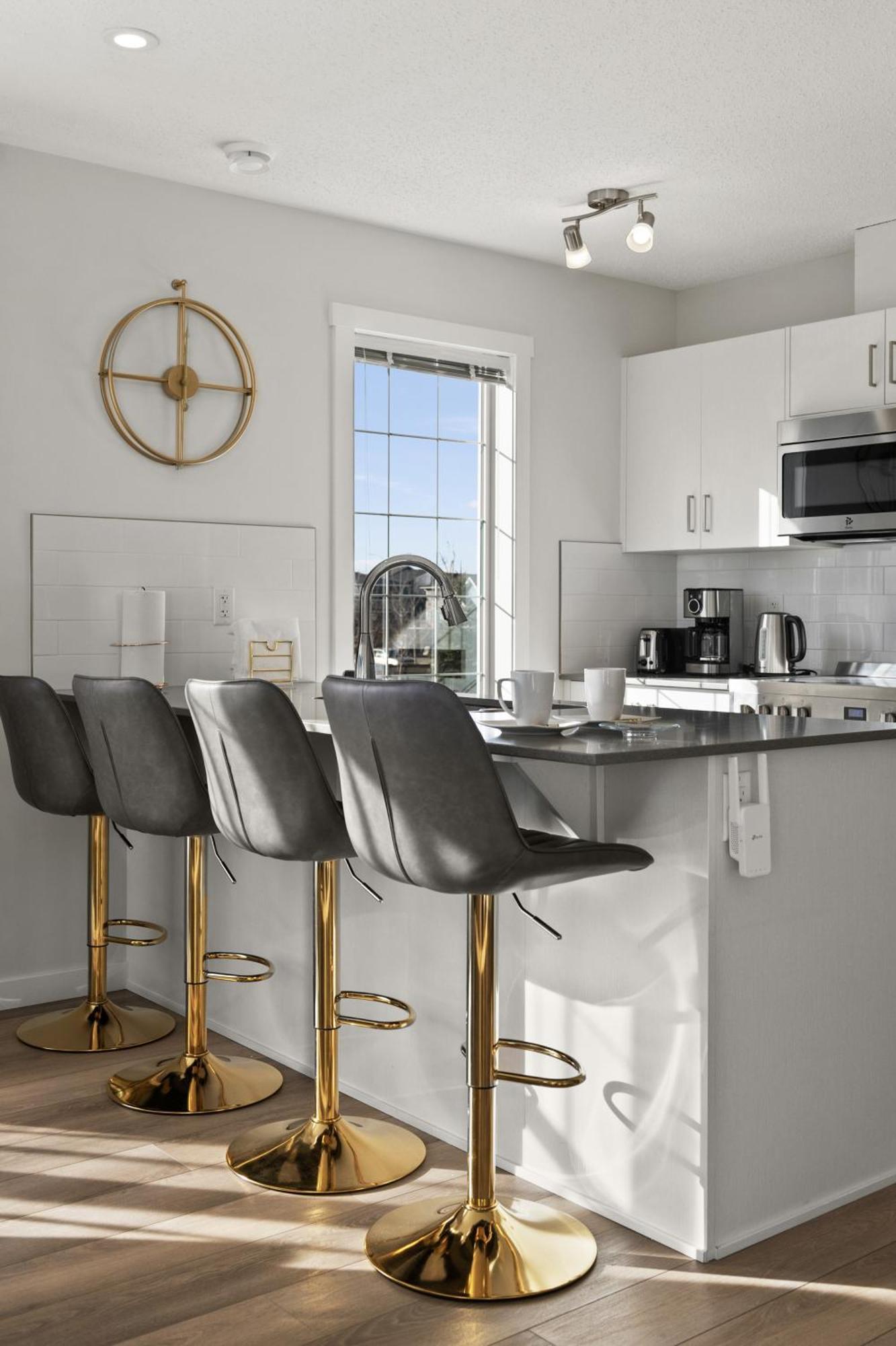 Globalstay New Apartments In Cranbrook Free Street Parking YYC 외부 사진